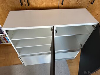 Skříňka IKEA Besta s dvířky - 3