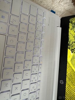 Prodám notebook HP 15s - 3