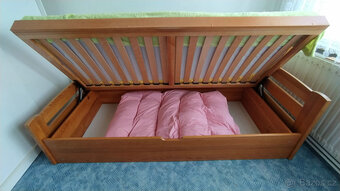 Postel masív s úložným prostorem - 3