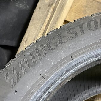 Letní pneu 215/55 R17 94V Bridgestone 4mm - 3