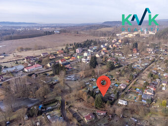 Chata, pozemek 474 m2, zast. plocha 16 m2, elektřina, před k - 3