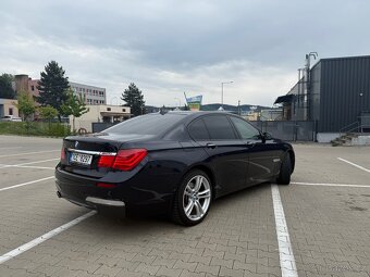 BMW 730 D model F01 M-Paket - 3