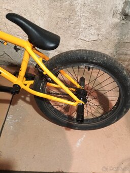 Prodám bmx kolo žluté - 3
