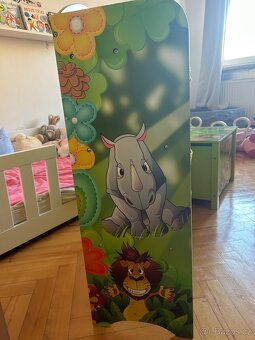 Regál na hračky s trouhlou - 3