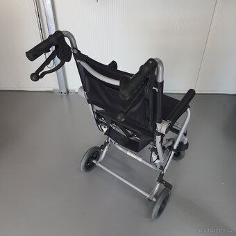Invalidní vozík vhodný do úzkých prostor - 3