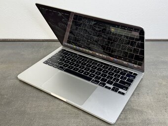 MacBook Pro 13'' 2020 / M1 / 16GB / 512GB SSD / Silver - D - 3