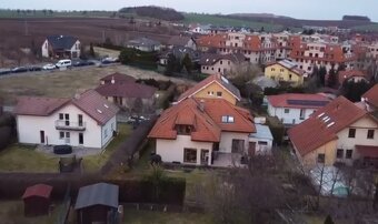Samostatně stojící rodinný dům 284 m2 na pozemku 687 m2. - 3
