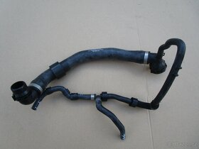 Horní hadice vody Audi VW Seat Škoda 2.0 TDi 5K0122101P - 3