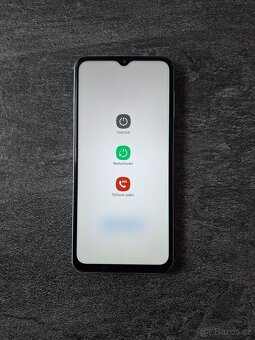 Samsung Galaxy M13 128 GB, světle modrý + ochranné pouzdro - 3