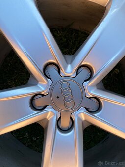 Sada 4 originálních Alu disků Audi s pneumatikami ❄️ - 3