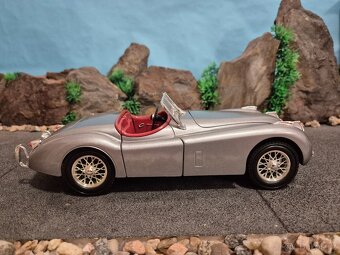 Prodam model 1:18 Jaguar XK 120 - 3