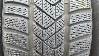 Zimní pneu 235/50/19 Pirelli - 3
