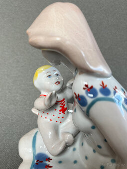 Porcelánová soška Mateřství 17 cm, Polonne USSR - 3