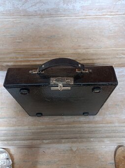 Prodám starý psací stroj z doby II.svět. války. - 3