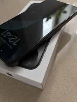 iPhone 15 Pro Max 512 GB Černý Titan - 3