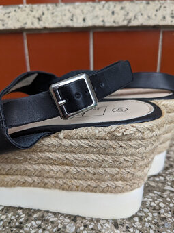 Dámské sandály/espadrilky s podpatkem vel. 40 značky Bonprix - 3