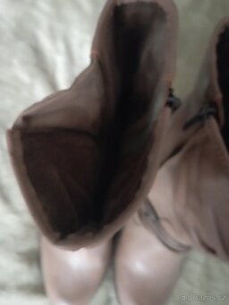 Dámská kotníková obuv značky Mustang - 3