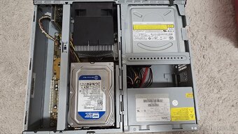 Fujitsu Siemens Esprimo E3500
 - 3