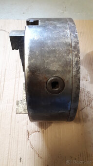 Upínací hlava k soustruhu - 3