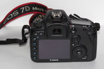 Canon 7D Mark II - 3