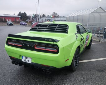 Dodge Challenger SRT 6,4 scat pack - 3