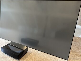 Hisense 4K Projektor 100L5F / Laser TV / Plátno 100'' - 3