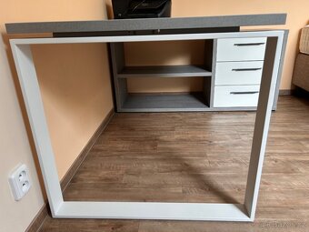 Pracovní stůl – super stav - 3