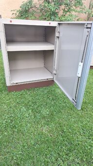 Dílenské  skříňky  do provozovny, velmi pěkné - 3