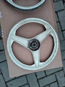 Manet Korado kola - 3