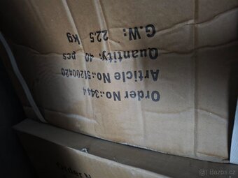 Zbytky materiálu ze nové zdvojené podlahy - 3