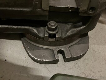 Strojní svěrák pod vrtačku 160mm - 3