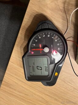 Aprilia rsv1000r budiky - 3