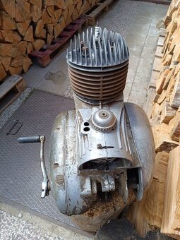 Motor ČZ 175 / 356 nebo skútr ČZ 501 - 3