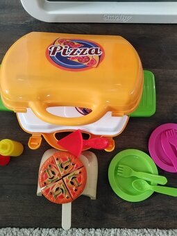 Pizza pec s doplňky - 3