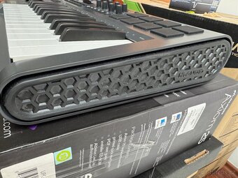 MIDI keyboard / kontrolér M-Audio Axiom 25 - 3