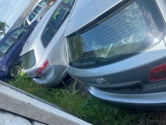 Avensis 1,6i 2011- - 3