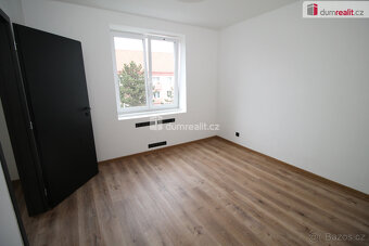 Krásný byt 2+1/B/S po kompletní rekonstrukci v cihlovém domě - 3