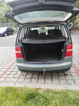 Volkswagen Touran 1.9.tdi - 3