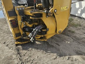 Dily na CAT 432 2022r. - 3
