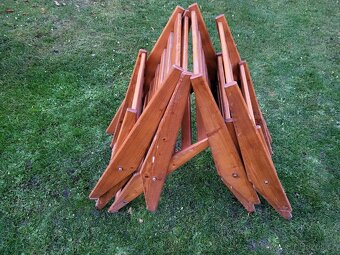 Prodám 4 skládací velmi praktické zahradní sedačky - 3