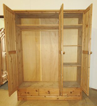 Šatní skříň z borovice - celomasiv - Výborný stav - 3