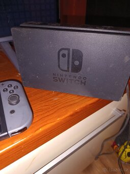 prodám Nintendo switch V2 - 3