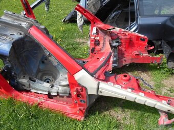 škoda prahy sloupky špičky podběhu střechy zadní blatniky - 3