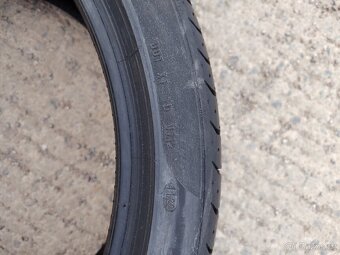 Prodám letní pneu Pirelli 285/35 ZR 22 - 3