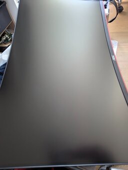 Herní monitor AOC CQ32G1, 1440p, 1800R, 144 Hz, 31,5" VA - 3