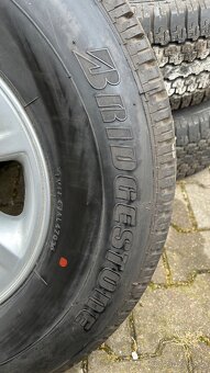 Mazda B2500 original kola 15" 5ks - 3