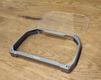 BMW F900R - Hliníkový rámeček na LCD displej - 3