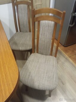 Jídelni rozkládací stůl+ židle - 3