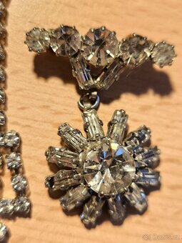 Stará souprava bižutrie - broušené sklo. - 3