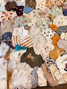 Balík oblečení na miminko 0-6 měsíců - 3